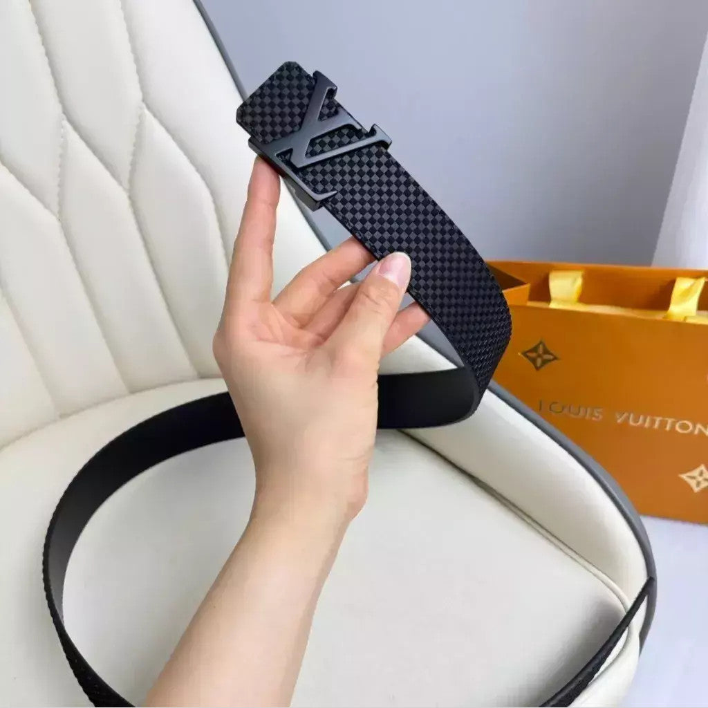Louis Vuitton LV Initiales Belt 40 mm
