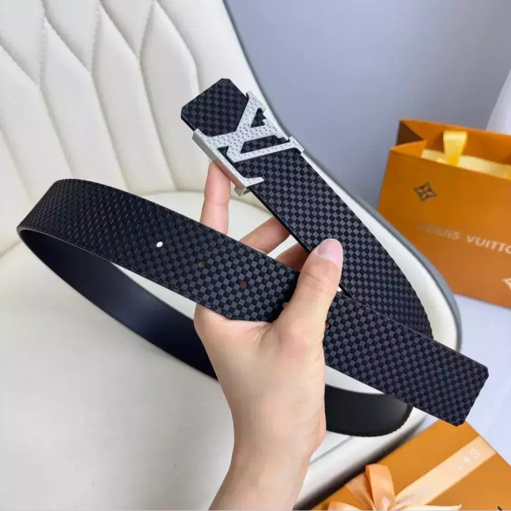 Louis Vuitton LV Initiales Belt 40 mm