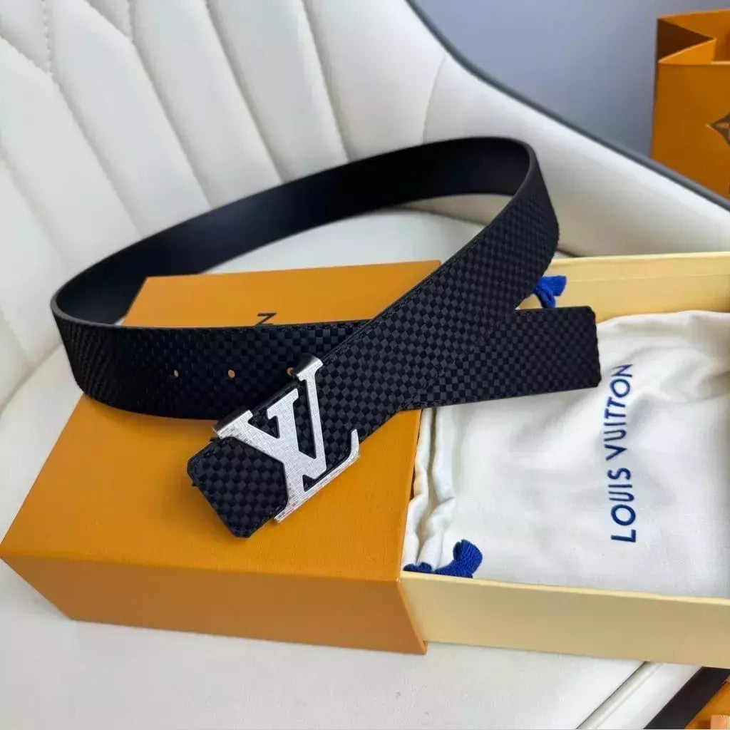 Louis Vuitton LV Initiales Belt 40 mm