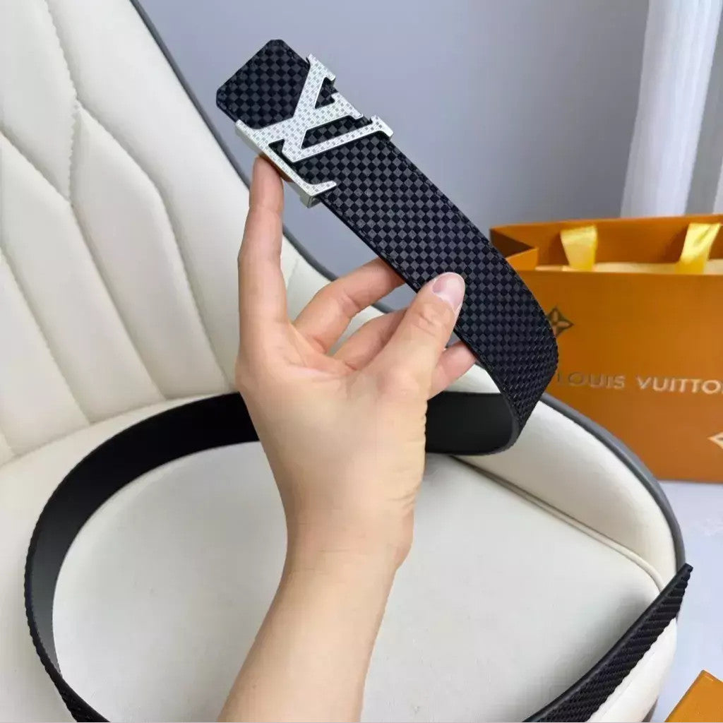 Louis Vuitton LV Initiales Belt 40 mm