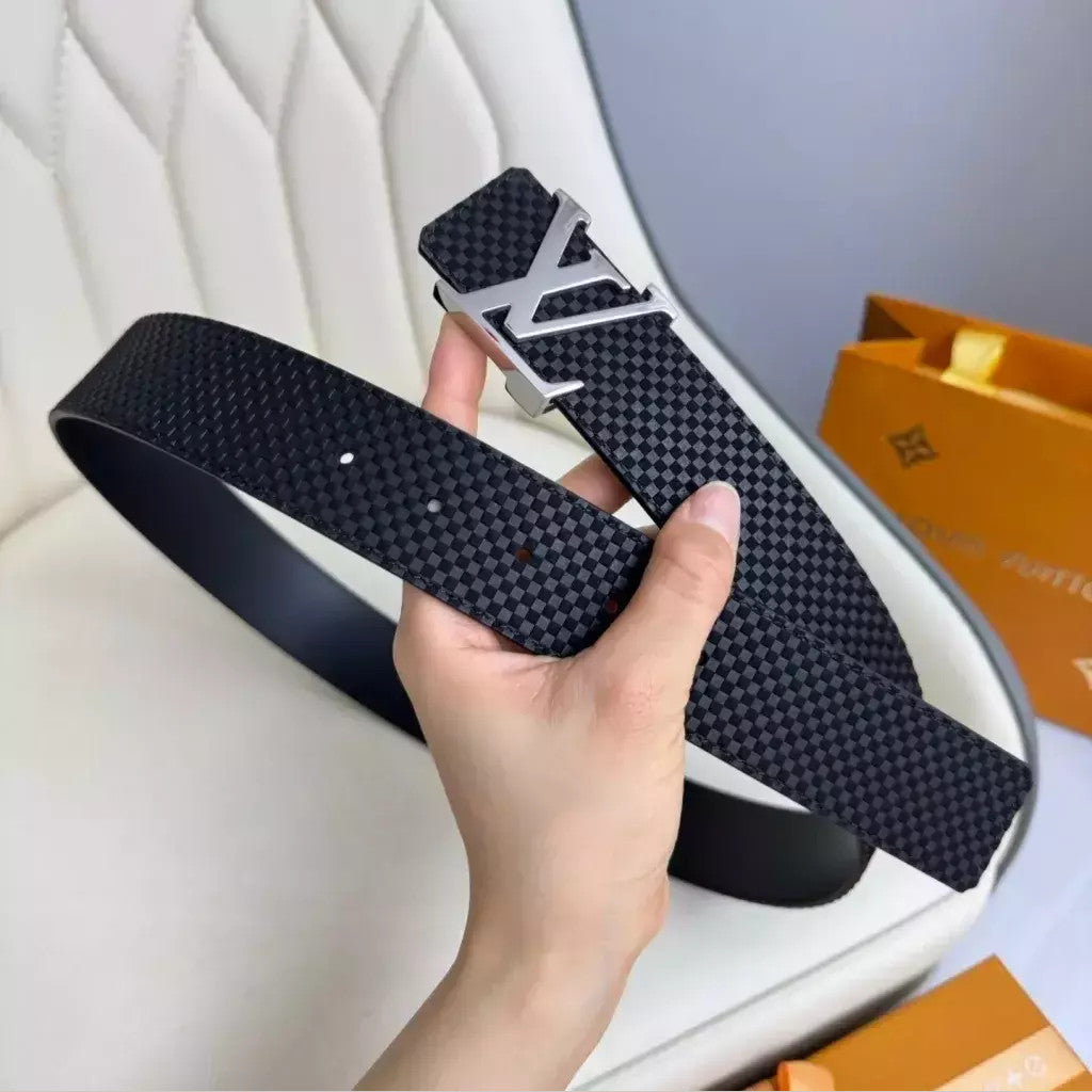 Louis Vuitton LV Initiales Belt 40 mm