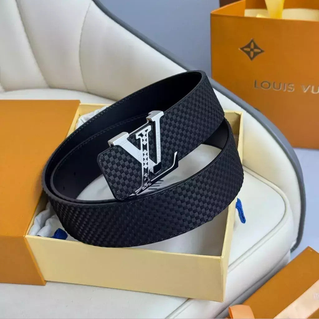 Louis Vuitton LV Initiales Belt 40 mm