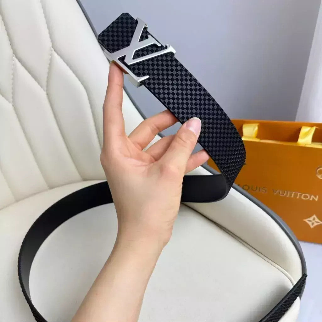 Louis Vuitton LV Initiales Belt 40 mm