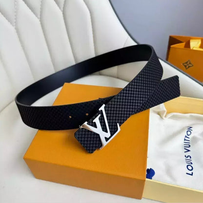 Louis Vuitton LV Initiales Belt 40 mm
