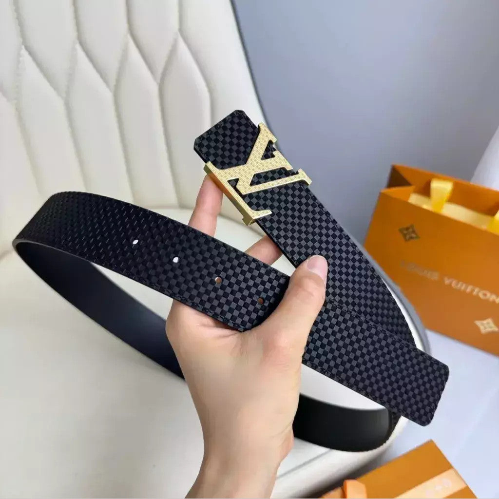 Louis Vuitton LV Initiales Belt 40 mm