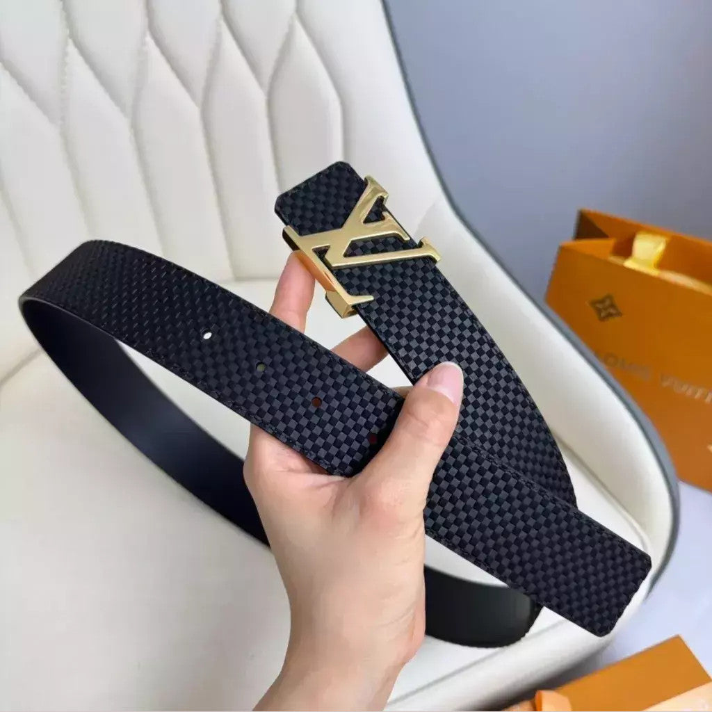 Louis Vuitton LV Initiales Belt 40 mm