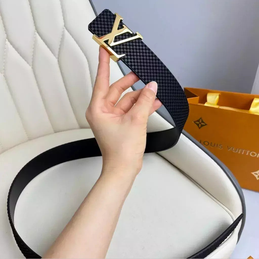 Louis Vuitton LV Initiales Belt 40 mm