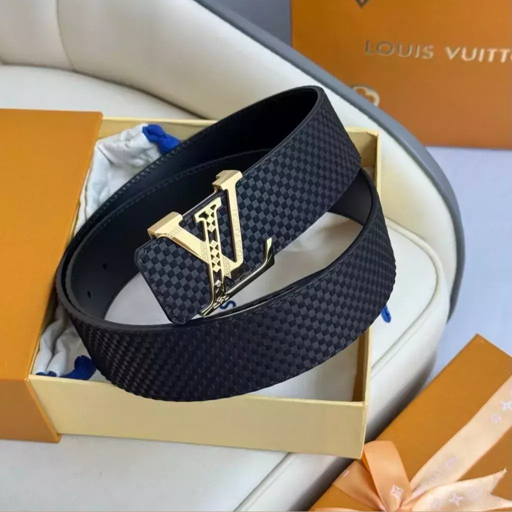 Louis Vuitton LV Initiales Belt 40 mm