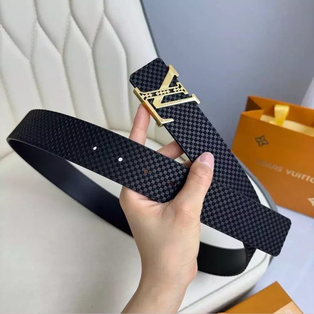 Louis Vuitton LV Initiales Belt 40 mm