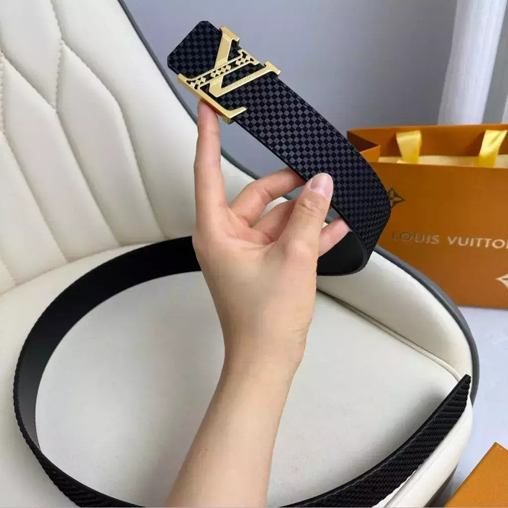 Louis Vuitton LV Initiales Belt 40 mm