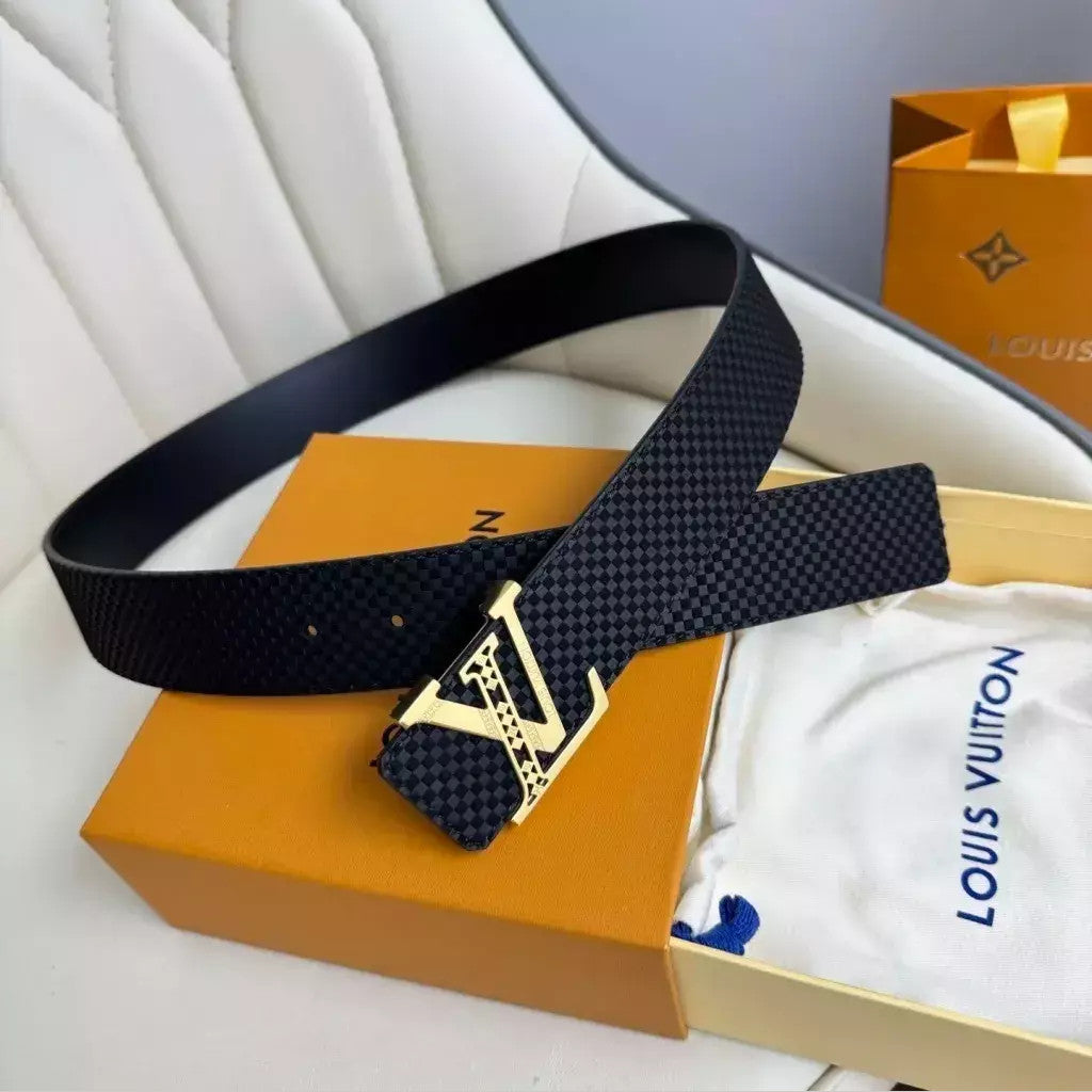Louis Vuitton LV Initiales Belt 40 mm