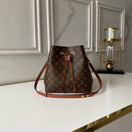 Louis Vuitton NéoNoé MM Monogram 10.2" (26 cm)