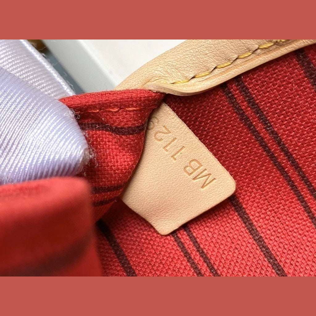 Louis Vuitton Neverfull MM Monogram with Red Lining 12.2" (31 cm)