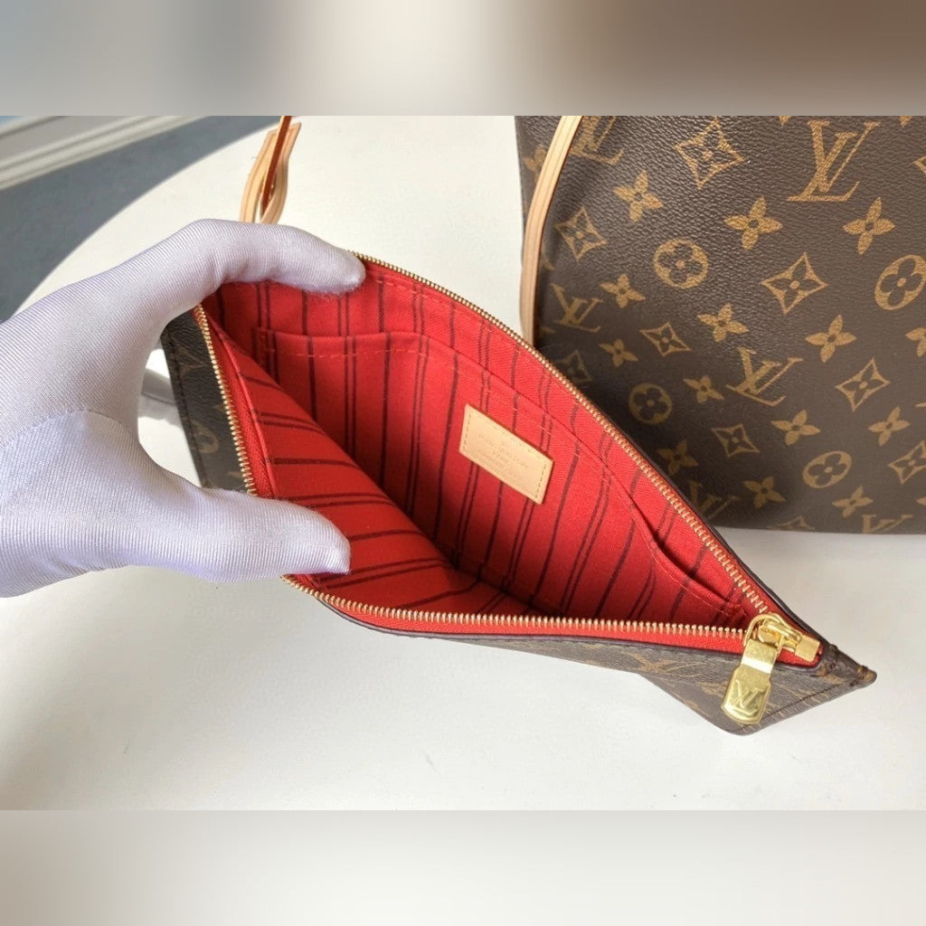 Louis Vuitton Neverfull MM Monogram with Red Lining 12.2" (31 cm)