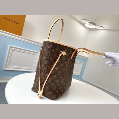 Louis Vuitton Neverfull MM Monogram with Red Lining 12.2" (31 cm)