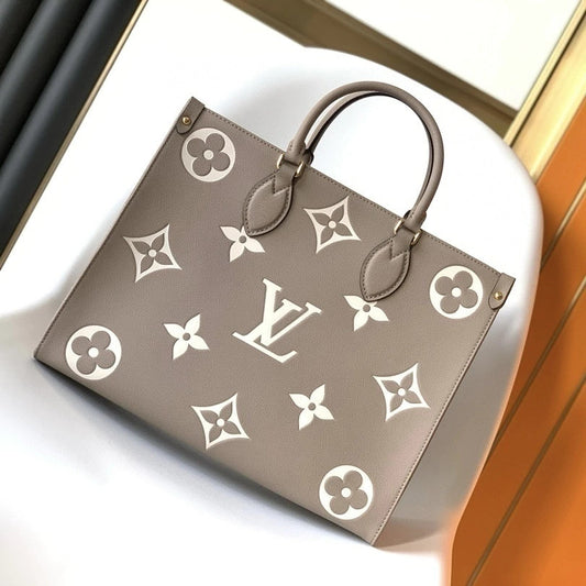 Louis Vuitton On the Go MM Cream 13.8" (35 cm)