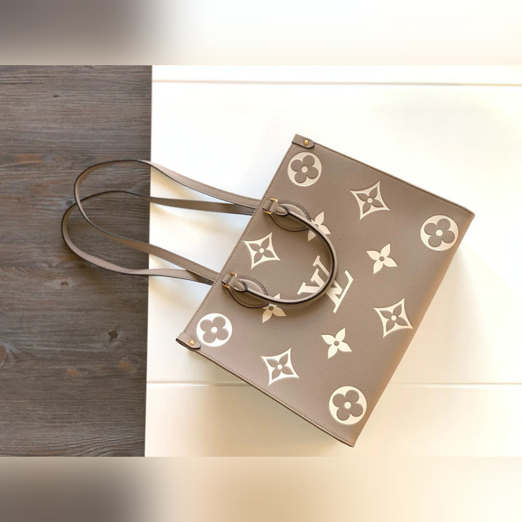 Louis Vuitton On the Go MM Cream 13.8" (35 cm)