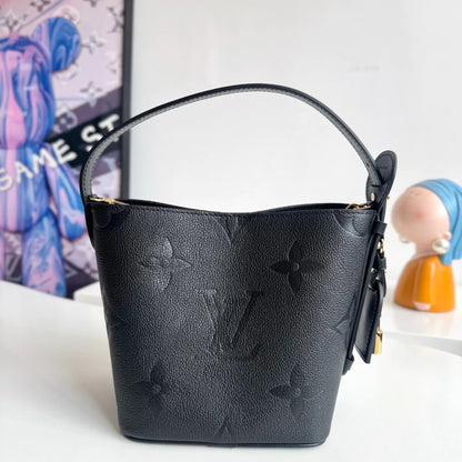 Louis Vuitton NéoNoé BB 6.3" (16 cm)