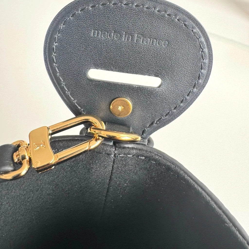 Louis Vuitton NéoNoé BB 6.3" (16 cm)