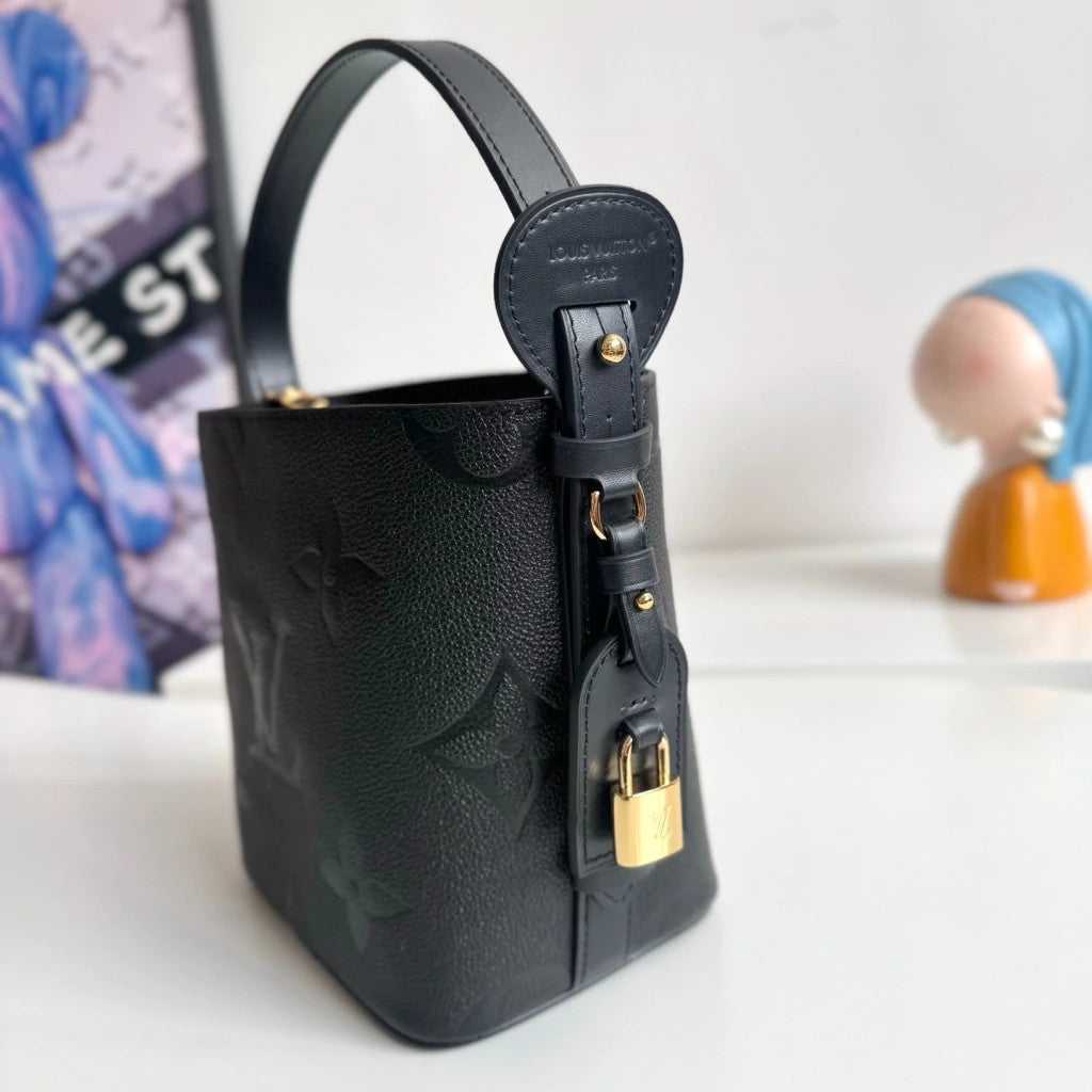 Louis Vuitton NéoNoé BB 6.3" (16 cm)