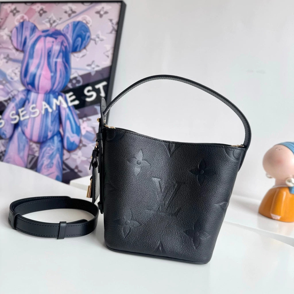 Louis Vuitton NéoNoé BB 6.3" (16 cm)