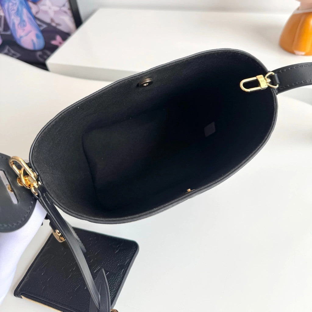 Louis Vuitton NéoNoé BB 6.3" (16 cm)
