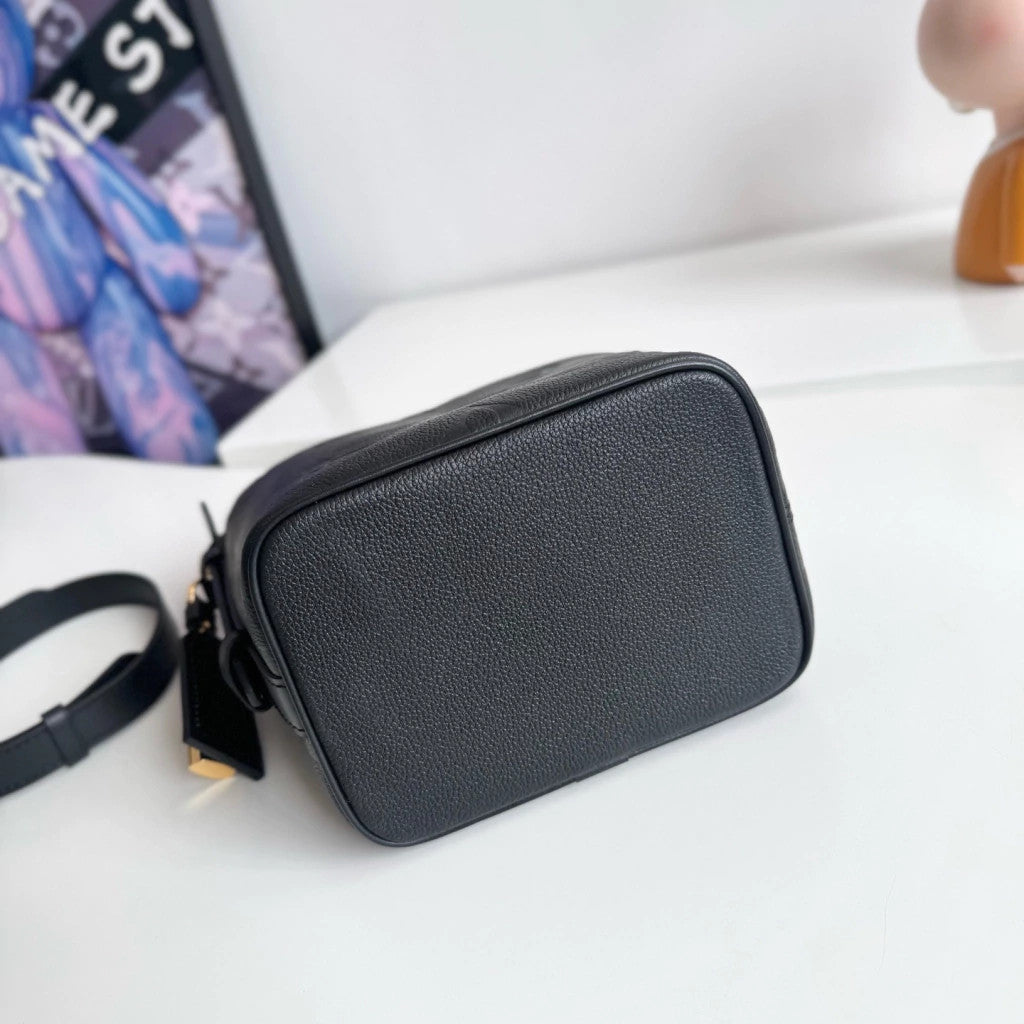 Louis Vuitton NéoNoé BB 6.3" (16 cm)
