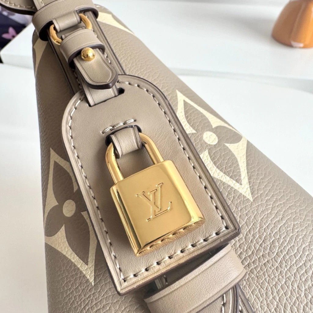 Louis Vuitton NéoNoé BB 6.3" (16 cm)