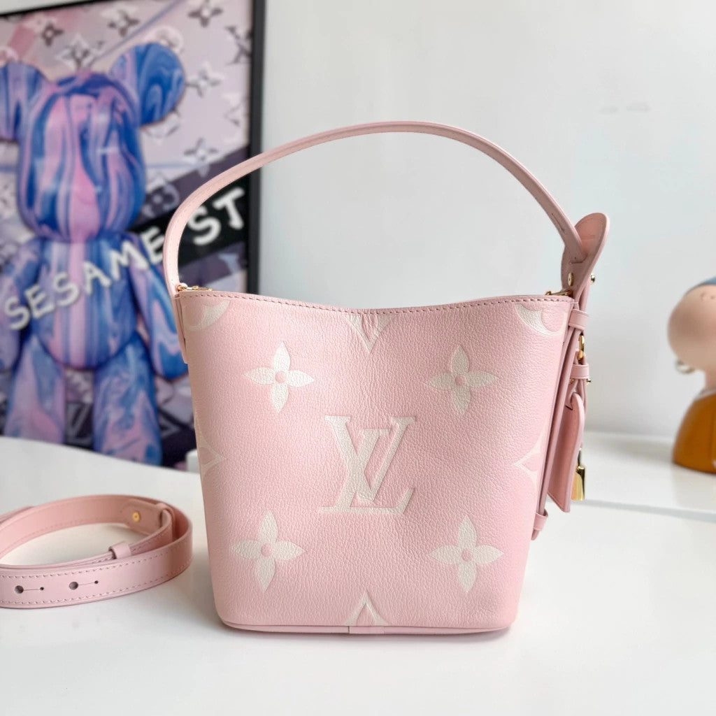 Louis Vuitton NéoNoé BB 6.3" (16 cm)