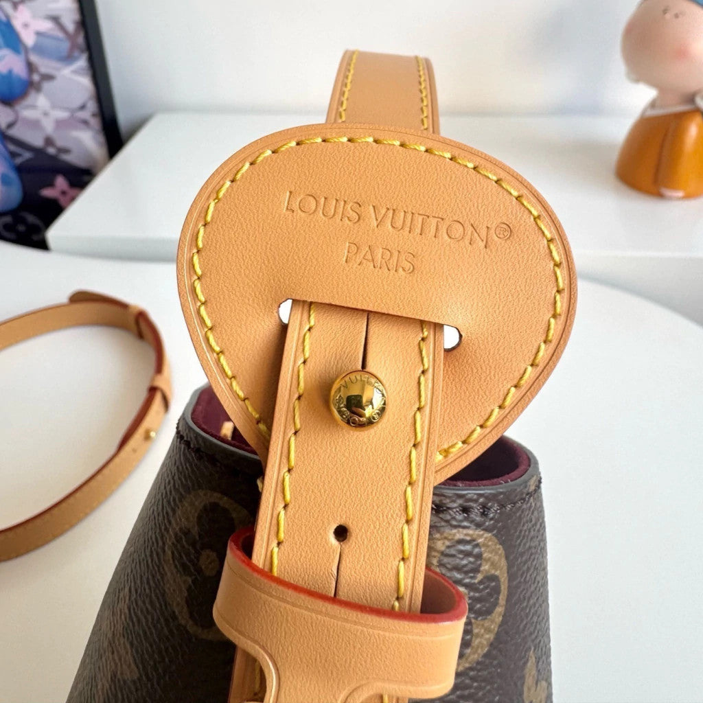 Louis Vuitton NéoNoé BB 6.3" (16 cm)