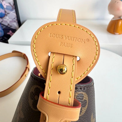 Louis Vuitton NéoNoé BB 6.3" (16 cm)