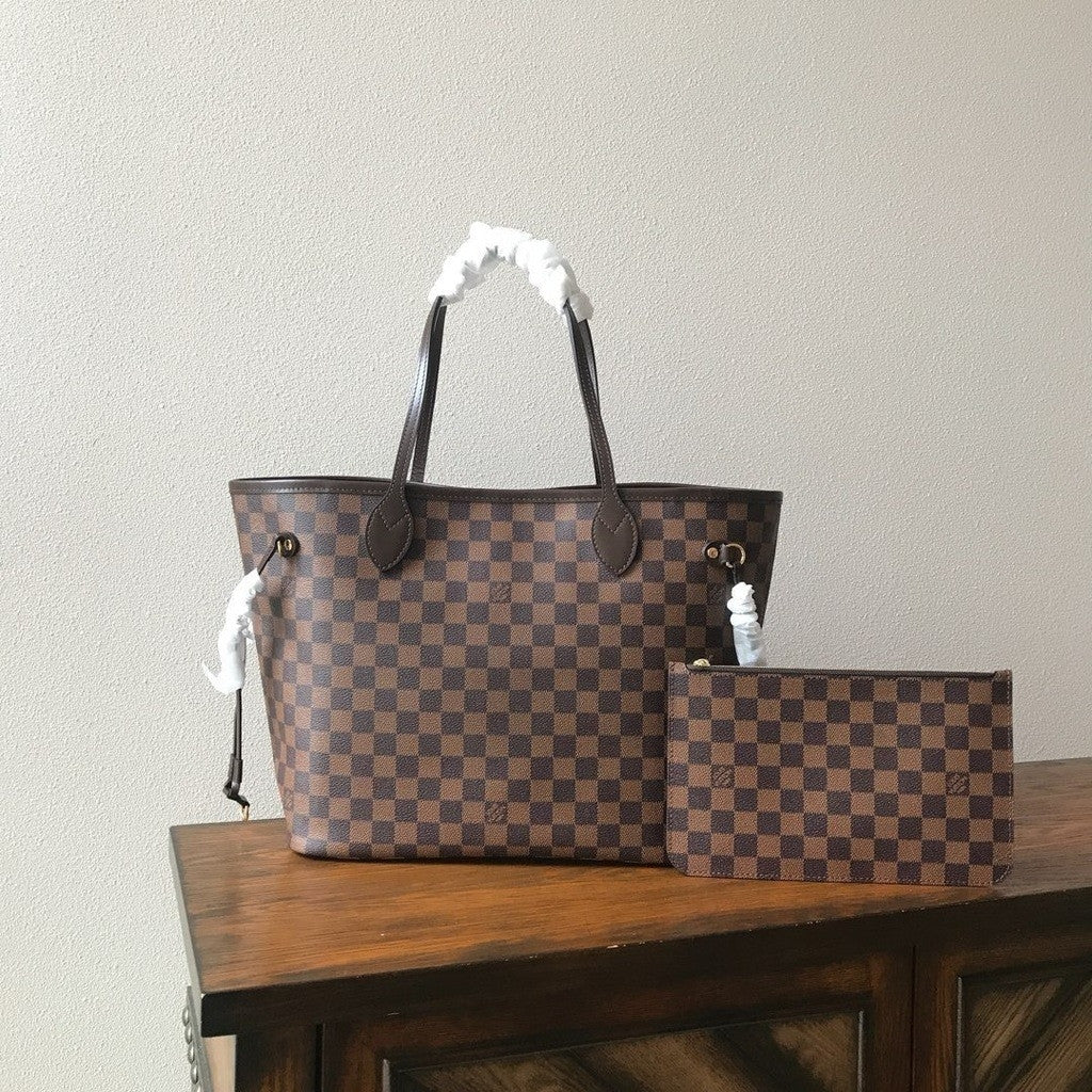 Louis Vuitton Neverfull MM Damier 12.2" (31 cm)