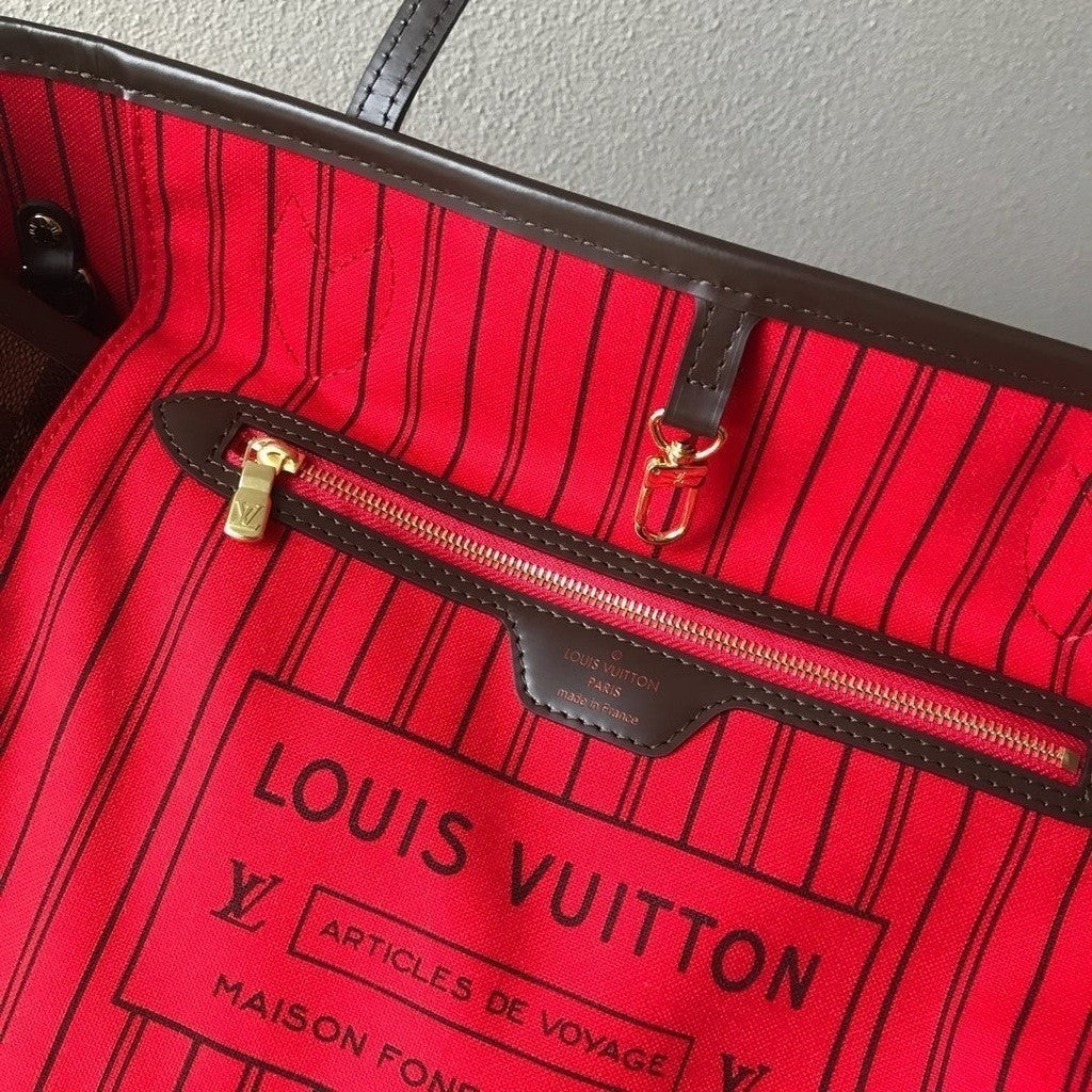 Louis Vuitton Neverfull MM Damier 12.2" (31 cm)