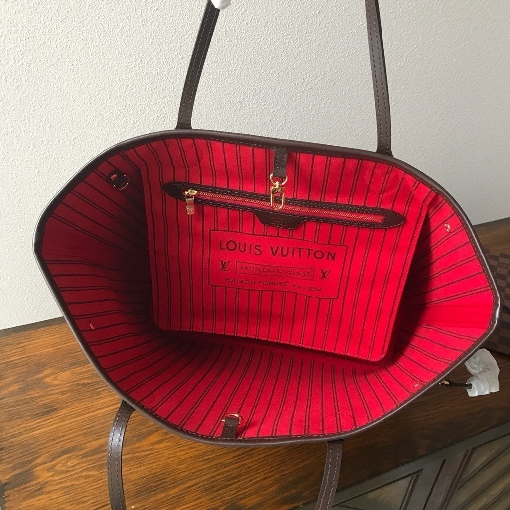 Louis Vuitton Neverfull MM Damier 12.2" (31 cm)