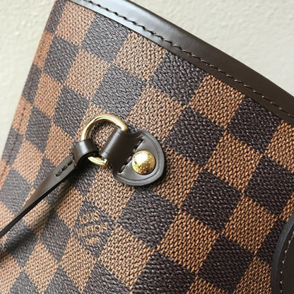 Louis Vuitton Neverfull MM Damier 12.2" (31 cm)