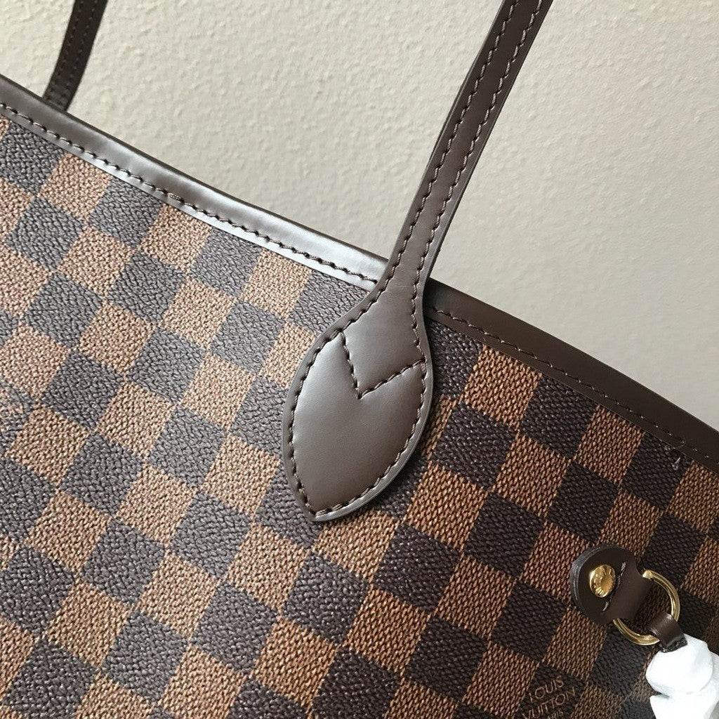 Louis Vuitton Neverfull MM Damier 12.2" (31 cm)