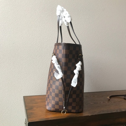 Louis Vuitton Neverfull MM Damier 12.2" (31 cm)