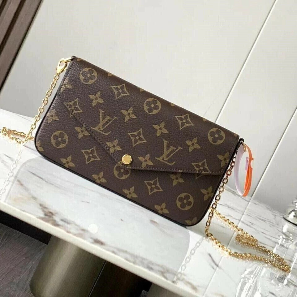Louis Vuitton Pochette Félicie Monogram 8.3" (21 cm)