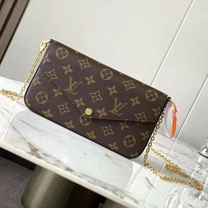 Louis Vuitton Pochette Félicie Monogram 8.3" (21 cm)