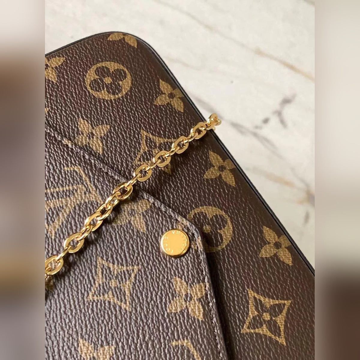 Louis Vuitton Pochette Félicie Monogram 8.3" (21 cm)