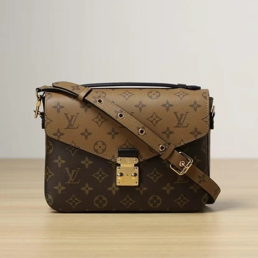 Louis Vuitton Pochette Métis Monogram Reverse