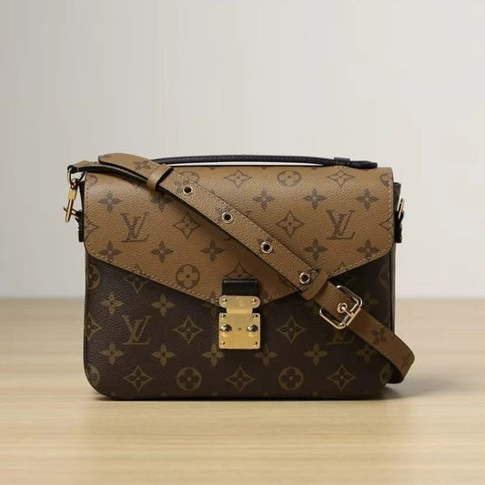 Louis Vuitton Pochette Métis Monogram Reverse