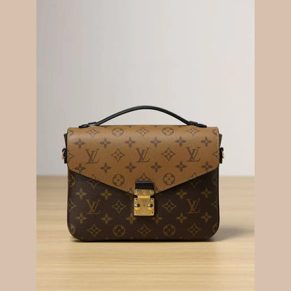 Louis Vuitton Pochette Métis Monogram Reverse