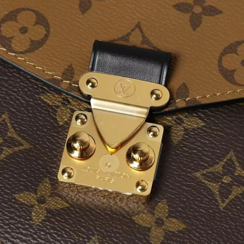 Louis Vuitton Pochette Métis Monogram Reverse
