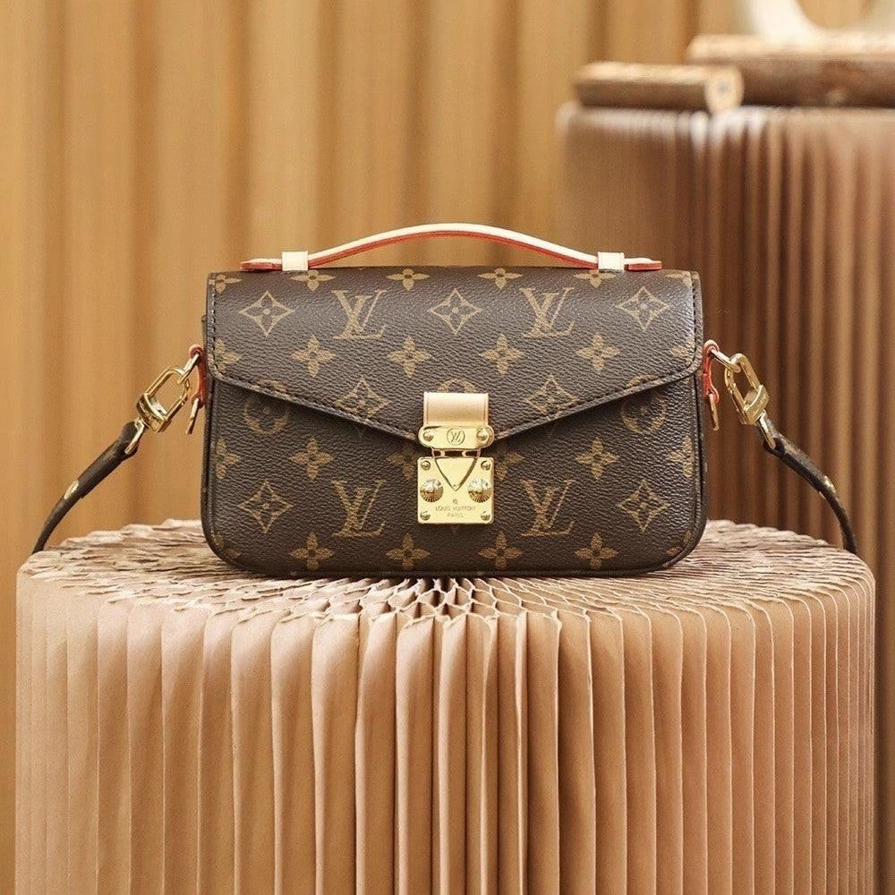 Louis Vuitton Pochette Métis East West Monogram 9.8" (25 cm)