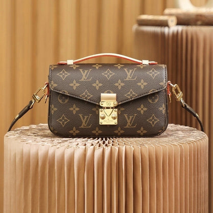 Louis Vuitton Pochette Métis East West Monogram 9.8" (25 cm)