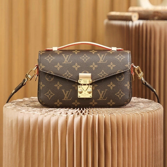 Louis Vuitton Pochette Métis East West Monogram 9.8" (25 cm)