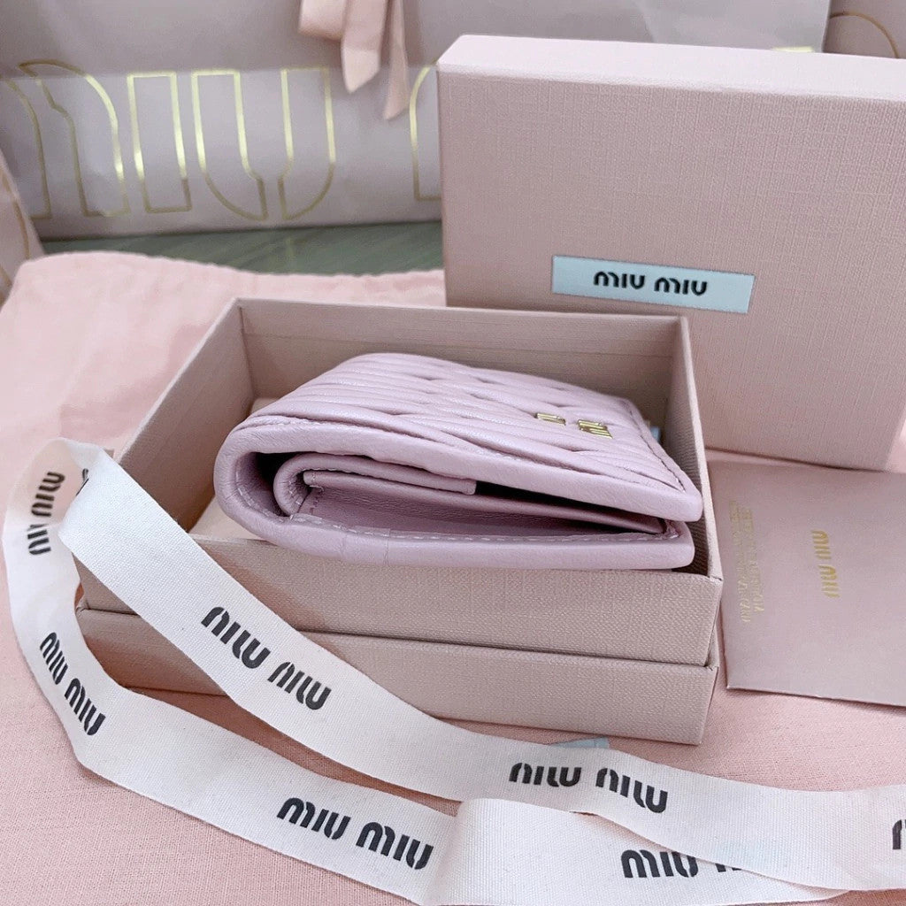 Miu Miu Sculpted Matelassé Wallet 4.4" (11.2 cm)