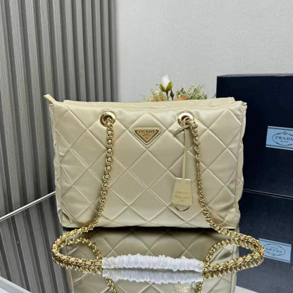Prada Re-Edition 1995 Nylon 7.1" (18 cm)