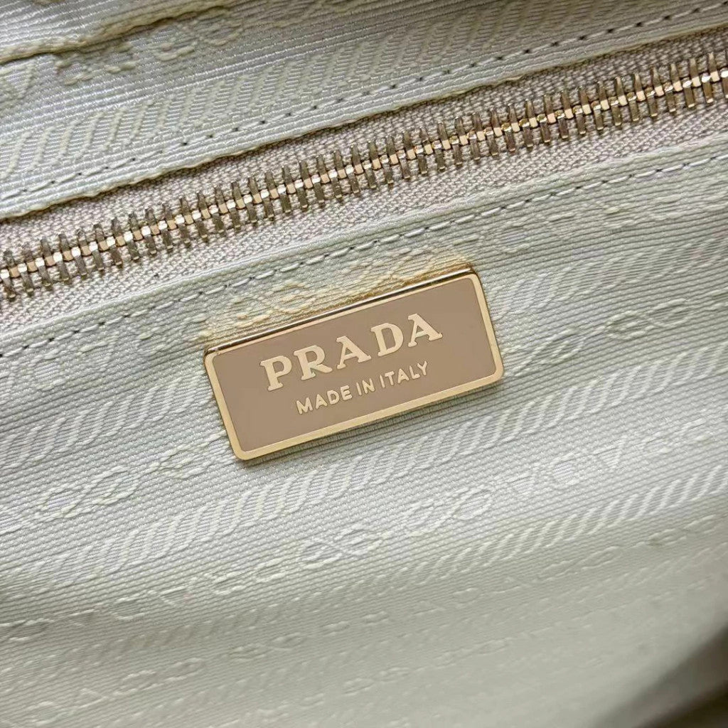 Prada Re-Edition 1995 Nylon 7.1" (18 cm)